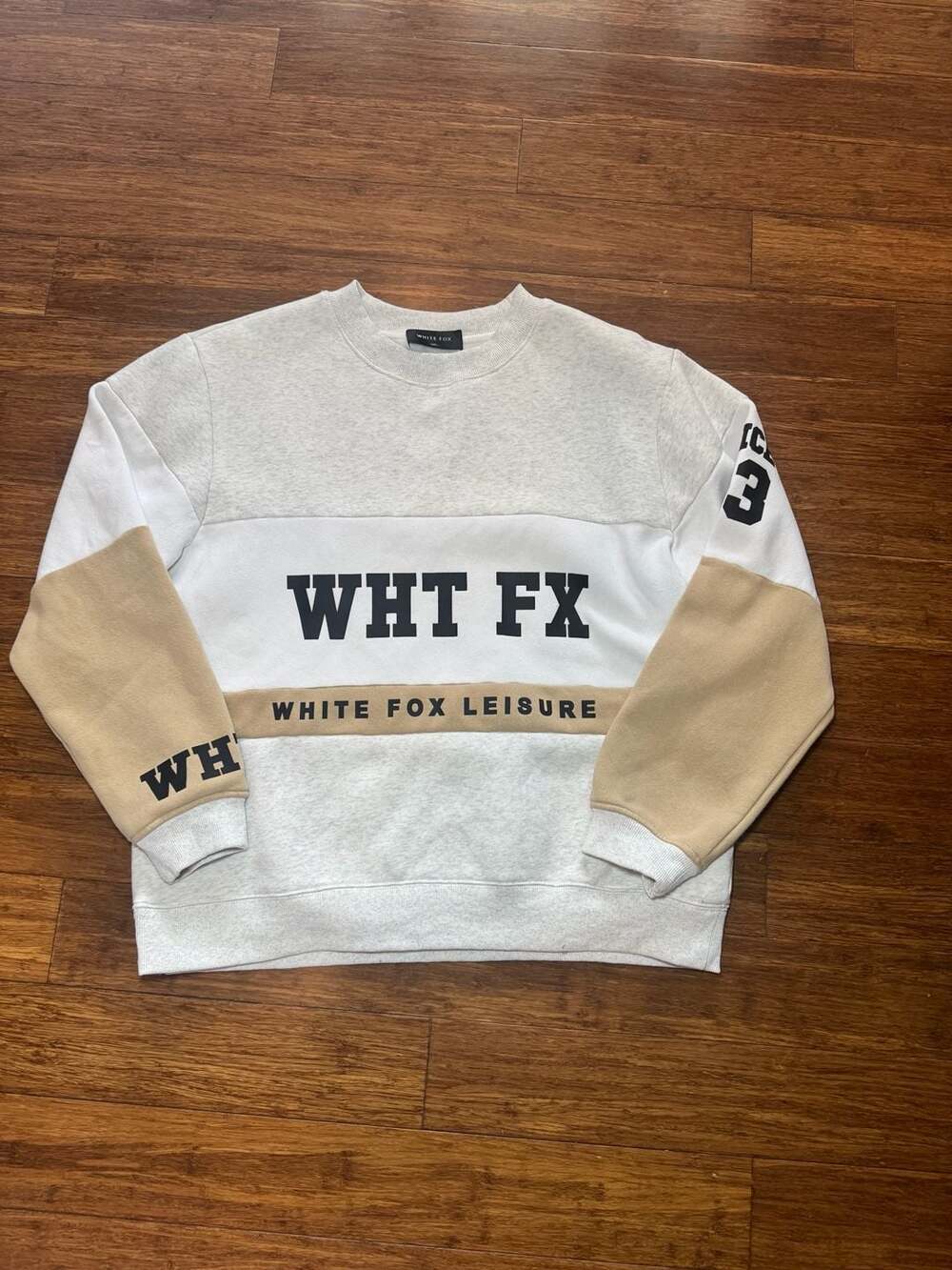 White Fox Sweatshirt Size M/L WHT FX Colorblock Leisure Pullover